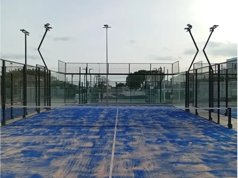 Fotografia de Campos panorâmicos e avanço desportivo em Badalona